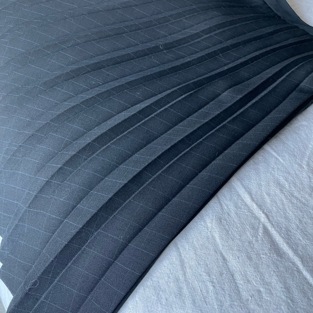 Black Pleated Knee-Length Skirt | LOFT | Size 2 Petite - Picture 7 of 12